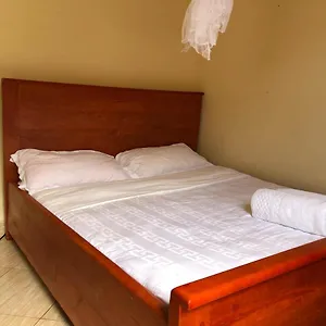 Apartment Cozy Bukoto Studio, Unlimited Wifi, Netflix & Close To Acacia, Kampala